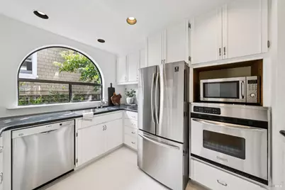 13 San Rafael Avenue #C, San Anselmo, CA 94960 - Photo 6