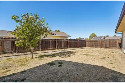 514 Monterey Drive, Suisun City, CA 94585 - Photo 36