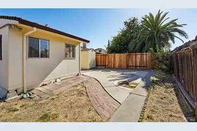 514 Monterey Drive, Suisun City, CA 94585 - Photo 38