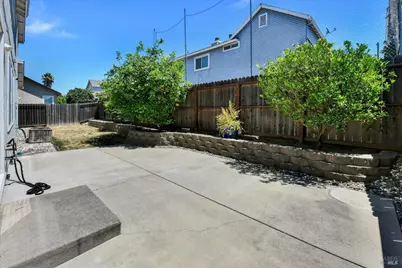 905 Limewood Street, Suisun City, CA 94585 - Photo 16