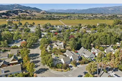 823 Crocus Drive, Sonoma, CA 95476 - Photo 2