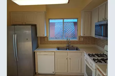 1035 Camellia Court, Suisun City, CA 94585 - Photo 24