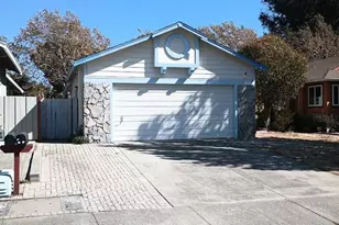 1035 Camellia Ct, Suisun City, CA 94585 - Photo 2