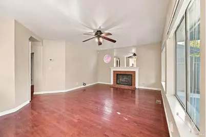 914 Buckingham Drive, Windsor, CA 95492 - Photo 14