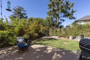 9119 St James Pl, Windsor, CA 95492 - Photo 32
