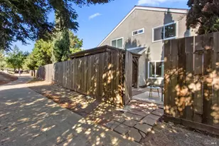 645 Snapdragon Pl, Benicia, CA 94510 - Photo 48