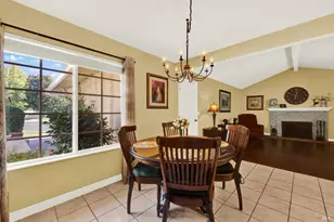 262 N Alamo Dr, Vacaville, CA 95688 - Photo 4