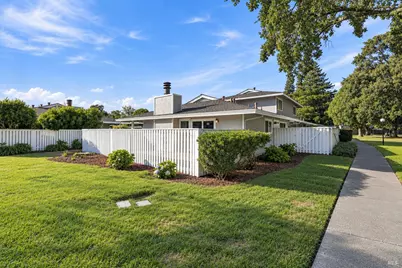 56 Belvedere Court, Napa, CA 94559 - Photo 2