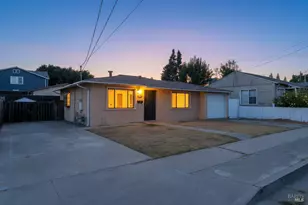 686 Dean St, Hayward, CA 94541 - Photo 1