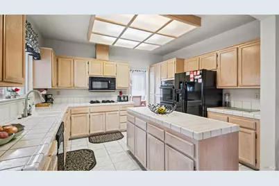 1039 Fennie Court, Suisun City, CA 94585 - Photo 18