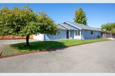 1621 Woodhue Avenue, Santa Rosa, CA 95403 - Photo 2