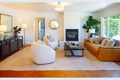 18 Lauren Avenue, Novato, CA 94947 - Photo 2