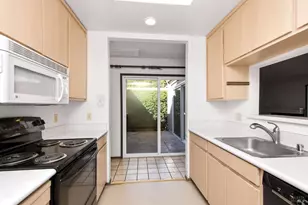 1184 Walnut St, Napa, CA 94559 - Photo 22