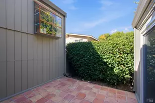 1184 Walnut St, Napa, CA 94559 - Photo 34