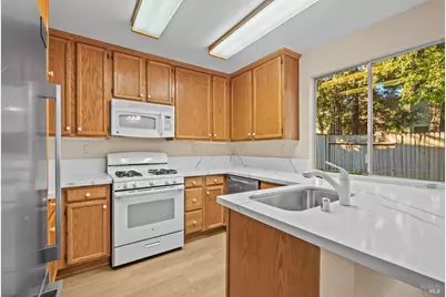 829 Vassar Drive, Vacaville, CA 95687 - Photo 26