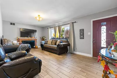 636 Southwood Drive, Santa Rosa, CA 95407 - Photo 2