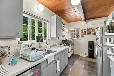 92 Elizabeth Way, San Rafael, CA 94901 - Photo 14