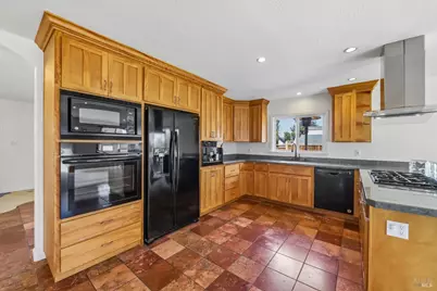201 Radnor Court, Benicia, CA 94510 - Photo 14