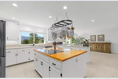 10 Santa Yorma Court, Novato, CA 94945 - Photo 2