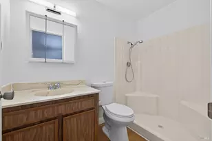 1 Creekview Ct, Santa Rosa, CA 95409 - Photo 16