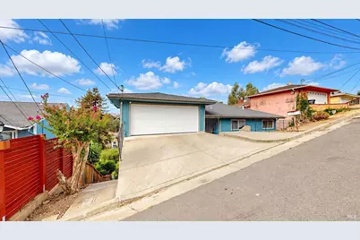 9515 Castlewood Street, Oakland, CA 94605 - Photo 2