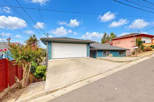 9515 Castlewood St, Oakland, CA 94605 - Photo 2