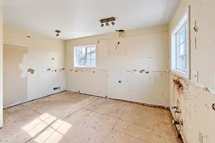9515 Castlewood St, Oakland, CA 94605 - Photo 14