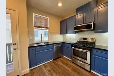 60 Almond Court, San Rafael, CA 94903 - Photo 2