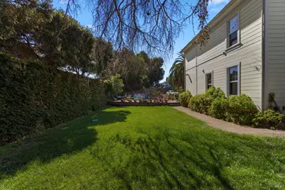 128 W F Street, Benicia, CA 94510 - Photo 26