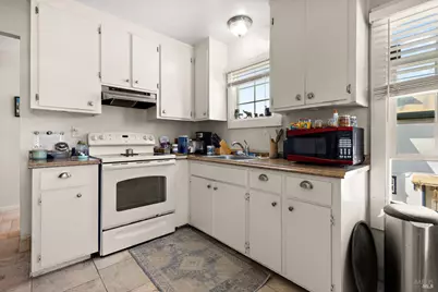128 W F Street, Benicia, CA 94510 - Photo 36