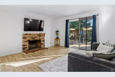 132 Carlton Avenue, Vacaville, CA 95687 - Photo 2