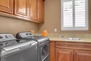 1000 Amber Ridge Lane, Vacaville, CA 95687 - Photo 32