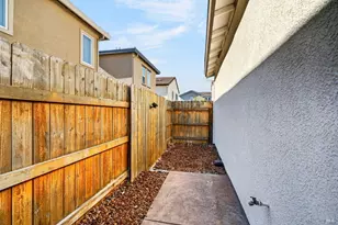 2351 Hanson Dr, Fairfield, CA 94533 - Photo 40