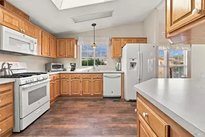 153 Stratford Way, Santa Rosa, CA 95401 - Photo 6