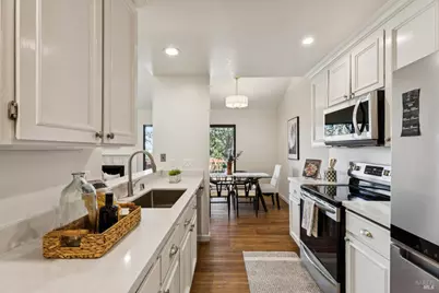1056 Susan Way, Novato, CA 94947 - Photo 4