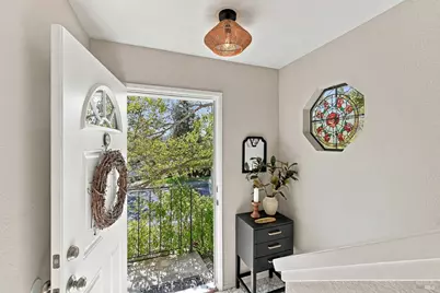 733 Military East, Benicia, CA 94510 - Photo 4