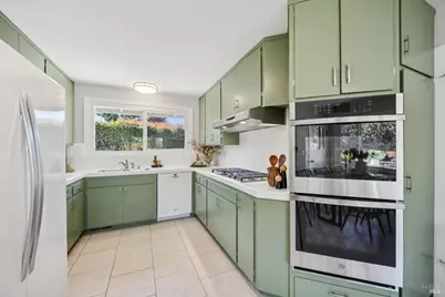 893 Tiburon Boulevard, Tiburon, CA 94920 - Photo 22
