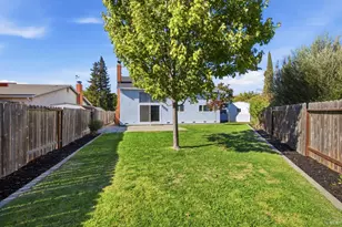 1325 Holmes Ct, Fairfield, CA 94533 - Photo 18