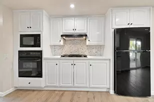 111 Sunrise Ln, Novato, CA 94949 - Photo 16