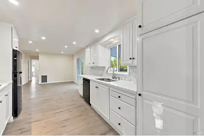 111 Sunrise Lane, Novato, CA 94949 - Photo 18