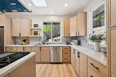 827 N Webster Street, Petaluma, CA 94952 - Photo 30