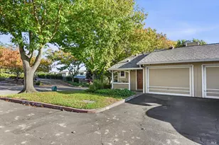147 Acorn Dr, Petaluma, CA 94952 - Photo 1