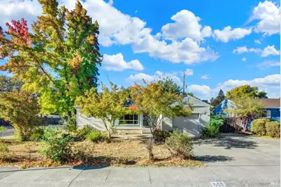690 Camellia Way, Vacaville, CA 95688 - Photo 2