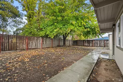 2089 Russell Street, Napa, CA 94559 - Photo 22