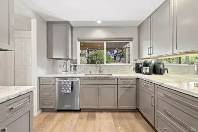 425 Singing Woods Place, Santa Rosa, CA 95409 - Photo 8