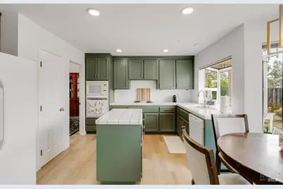1039 Sandhurst Drive, Vallejo, CA 94591 - Photo 14