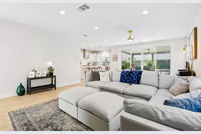 821 Cosmos Drive, Vacaville, CA 95687 - Photo 8