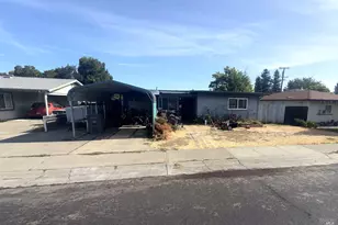 422 W F St, Dixon, CA 95620 - Photo 1