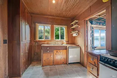 29011 Willow Creek Road, Jenner, CA 95430 - Photo 10