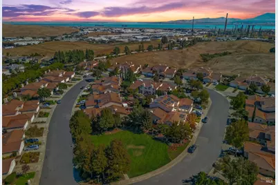 304 Columbia Circle, Benicia, CA 94510 - Photo 2